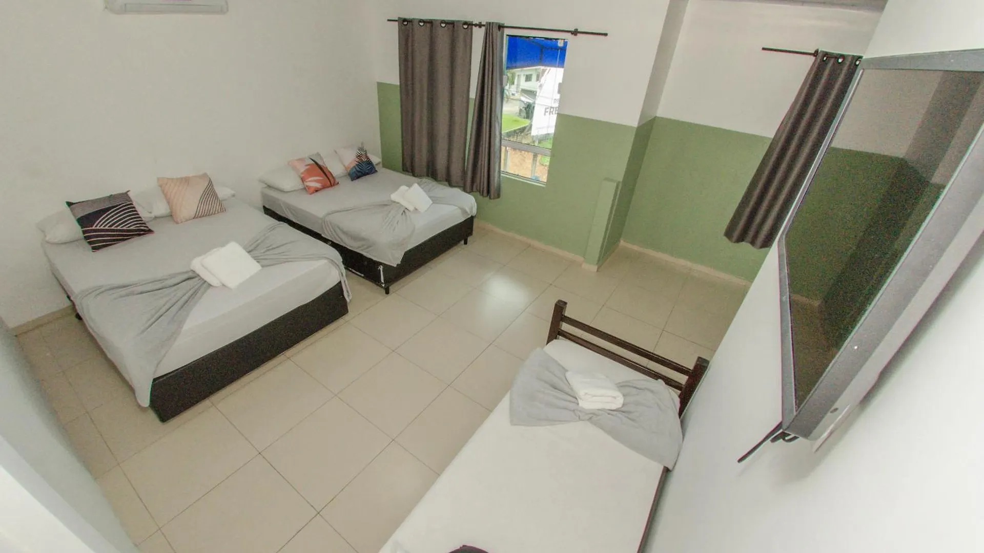 Hotel Pousada 4 Estacoes Penha
